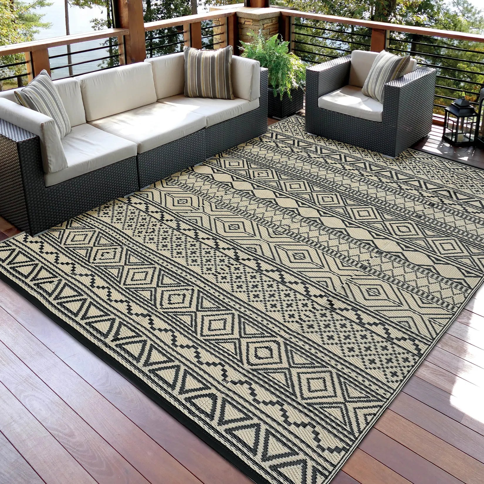 Garvee Outdoor Washable Double-Sided Plastic Straw Rug, Garden Decoration Rug Waterproof UV Resistant Foldable and Portable for Pools Balconies Beaches Picnics Backyards and Parks