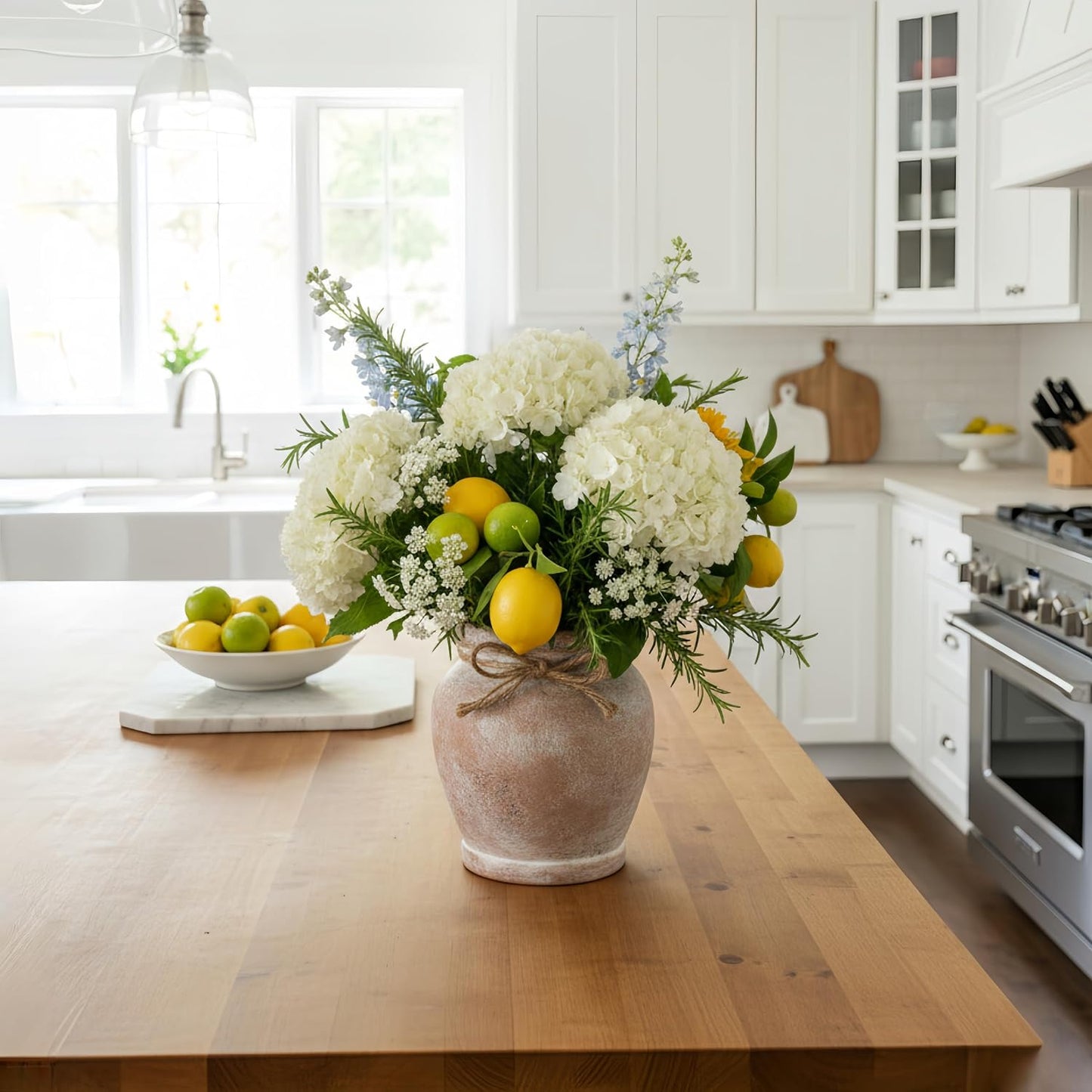 Charming 6.5-Inch Terracotta Ceramic Rustic Farmhouse Flower Vase - Perfect for Elegant Table Centerpieces and Home Decor